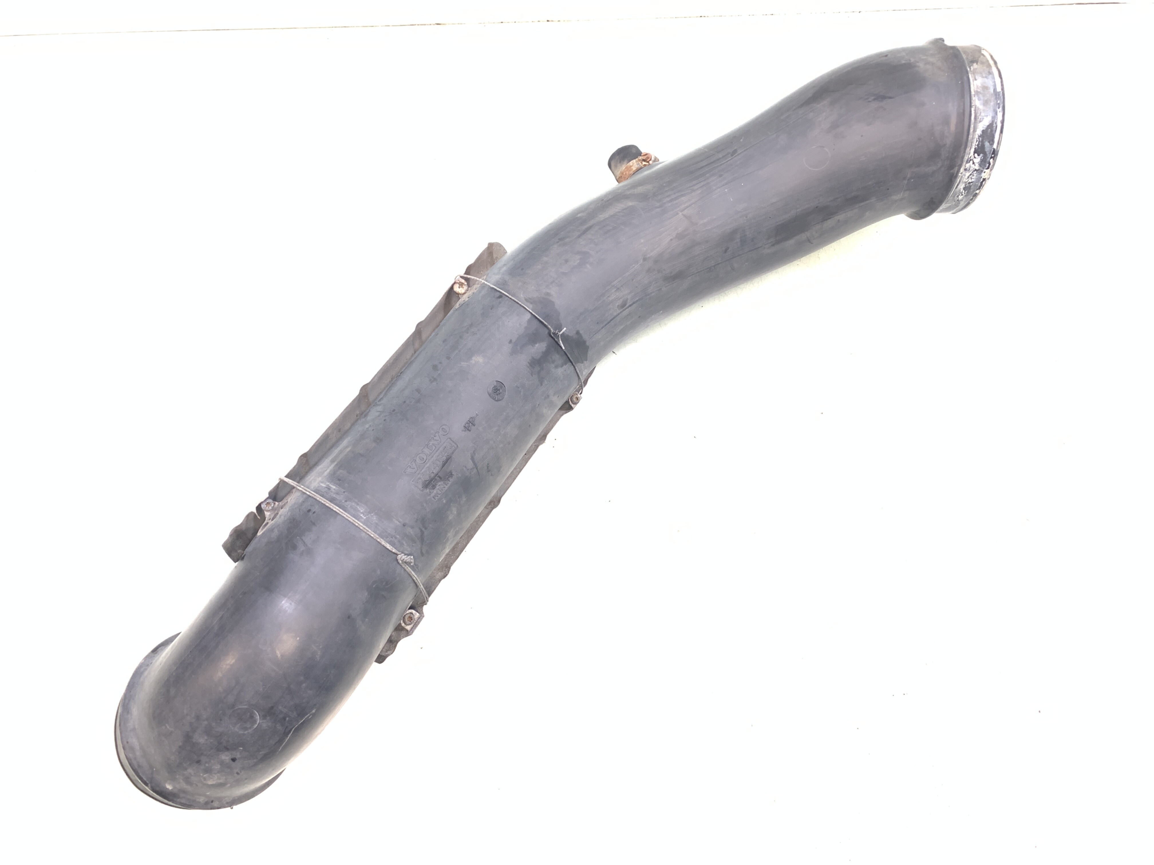 Auxiliary tube Volvo 20441354