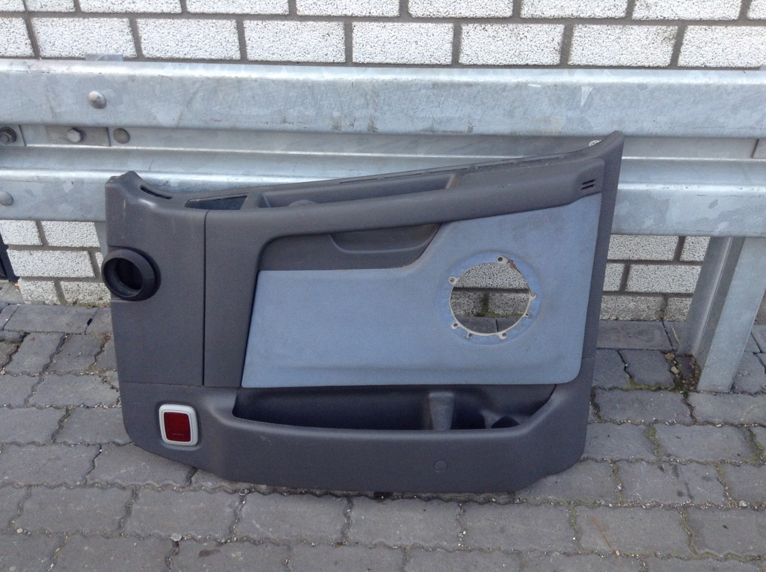 Дверная карта Volvo 20584981