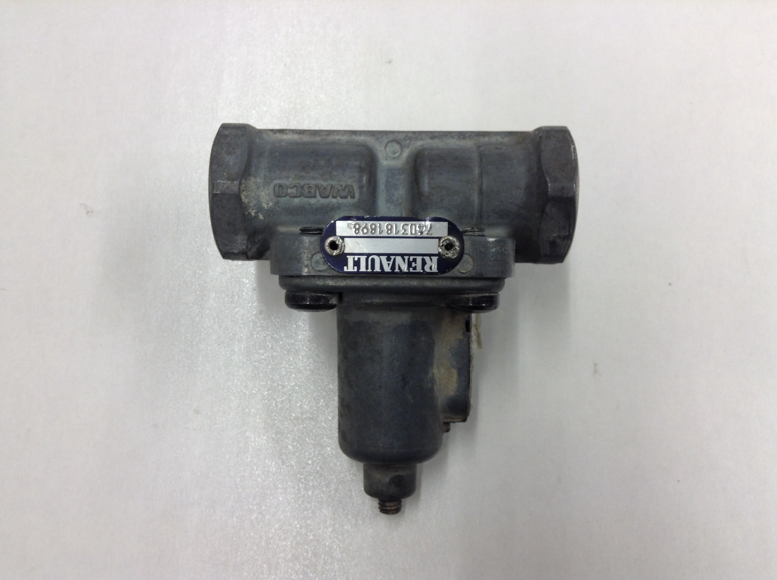 Overflow valve Renault 7403181898