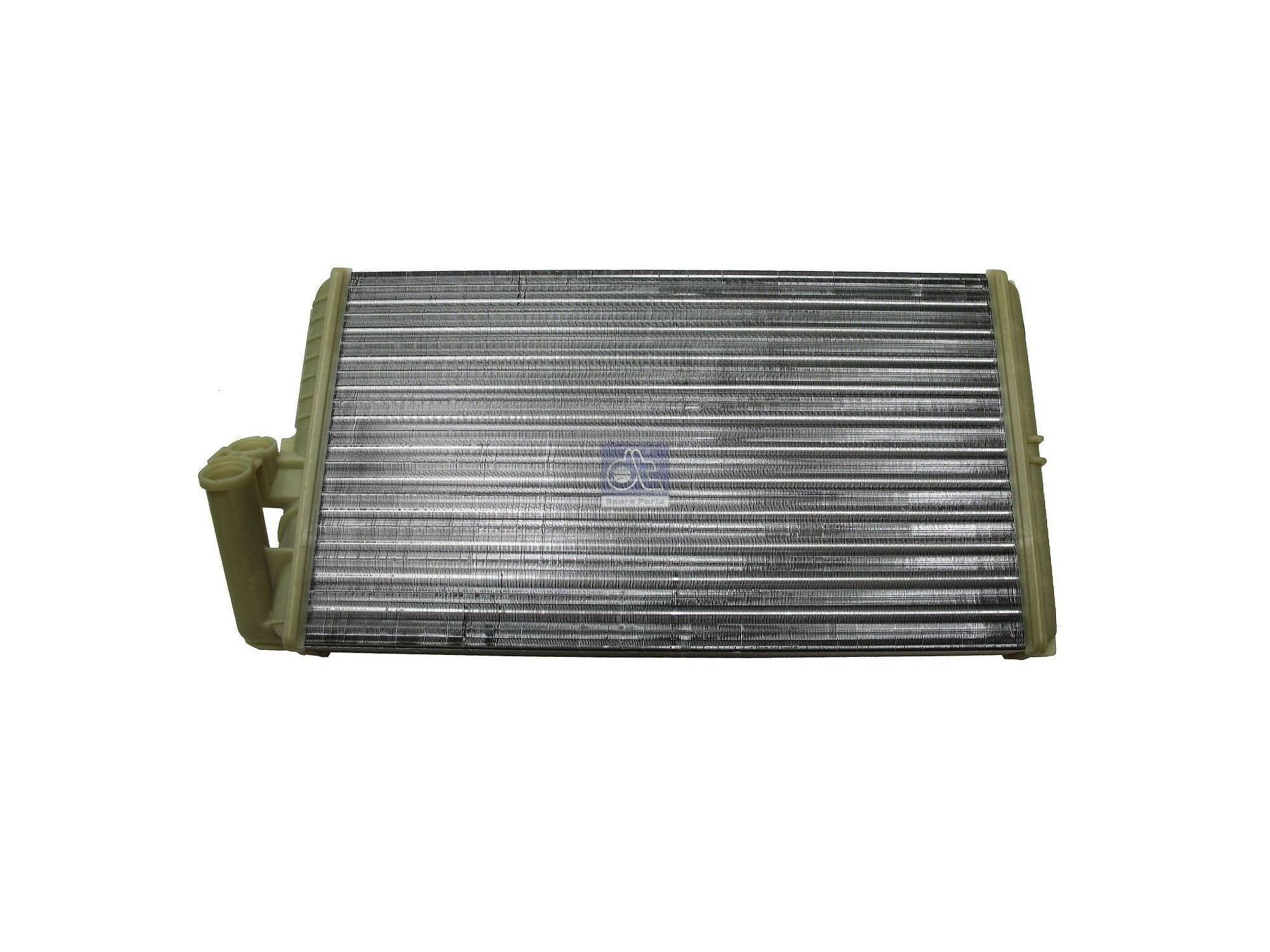 Топлообменник DT Spare Parts 0038351101