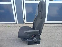 Scaunul pasagerului DAF 2104716 Scaunul pasagerului DAF 2104716