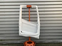 Porteiro Esquerdo Renault T-Serie 7482702620