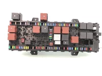 Fuse box Renault 7421939524