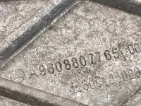 Držač Mercedes A 960 880 77 65 Držač Mercedes A 960 880 77 65