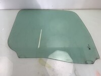 Боковое окно Mercedes A 960 720 02 18