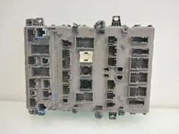 صندوق الفيوزات Renault 7423341346 صندوق الفيوزات Renault 7423341346