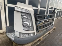 Parachoque Volvo FH4 82208510