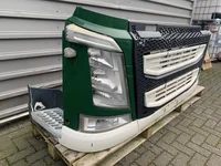 Parachoque Volvo FH4 82139942