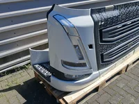 Parachoque Volvo FH4B 84219217