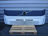 Capacul frontal Volvo 84281452