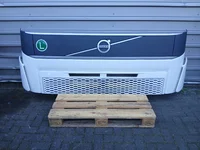 Capacul frontal Volvo 84281452
