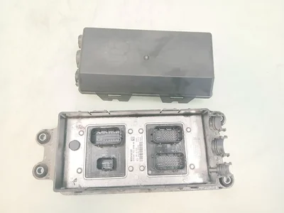 Regeleenheid CCIOM Renault 7421596740 Regeleenheid CCIOM Renault 7421596740