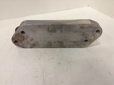 Radiatore dellolio Volvo 7421370430 Radiatore dellolio Volvo 7421370430