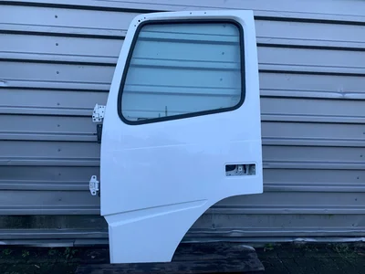 Дверь Лево Volvo FM4 23148250 Дверь Лево Volvo FM4 23148250