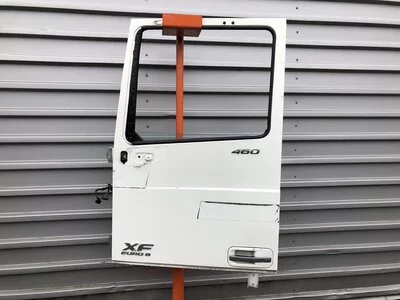 Door Left DAF XF106 1881862 Door Left DAF XF106 1881862