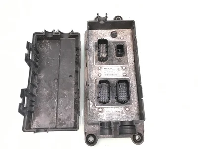 وحدة التحكم RCIOM Renault 7421855948 وحدة التحكم RCIOM Renault 7421855948