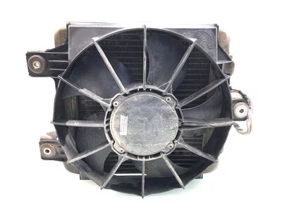 Radiatore dellolio Mercedes A 960 500 00 93 Radiatore dellolio Mercedes A 960 500 00 93