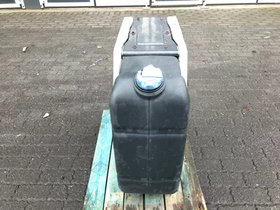 Renault AdBlue tank 7421226079 Renault AdBlue tank 7421226079