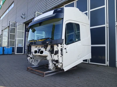 Volvo FH4B Globetrotter L2H2 82219166 Volvo FH4B Globetrotter L2H2 82219166