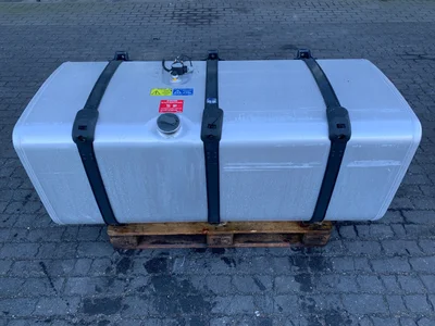 Réservoir carburant Scania 700 Liter 1790948