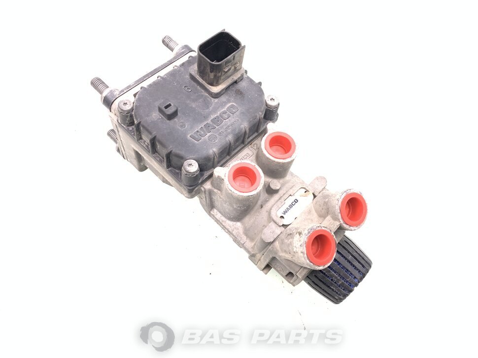 Foot brake valve 1747130 1747130, 1998070, 2136030 - BAS Parts