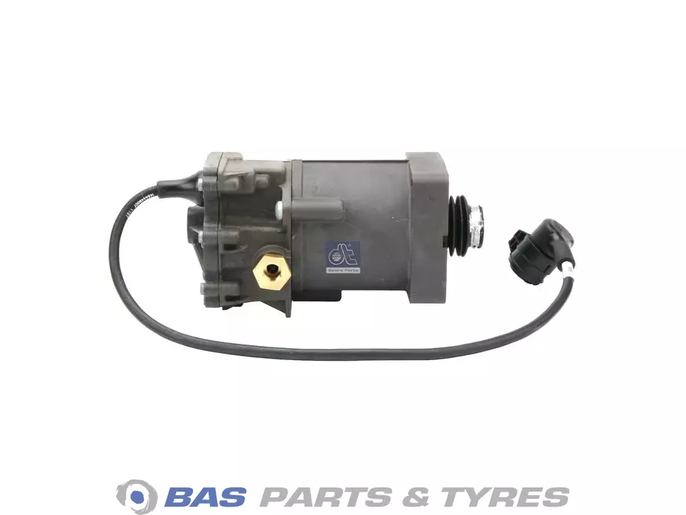 Clutch cilinder DT Spare Parts 8171512