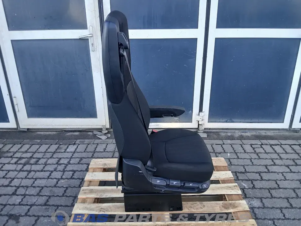 Scaunul pasagerului DAF 2104716 Scaunul pasagerului DAF 2104716