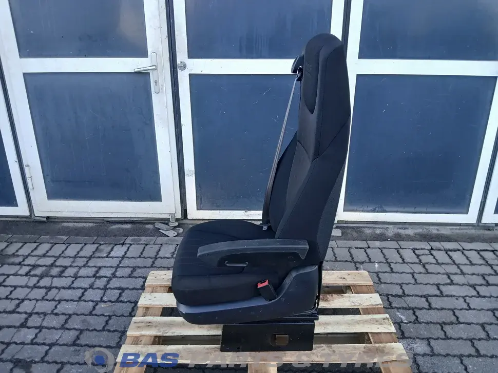 Scaunul pasagerului DAF 2104716 Scaunul pasagerului DAF 2104716