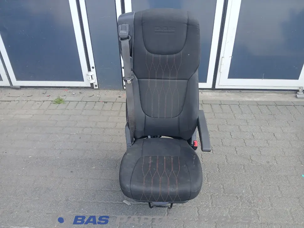 Scaunul pasagerului DAF 2104716 Scaunul pasagerului DAF 2104716
