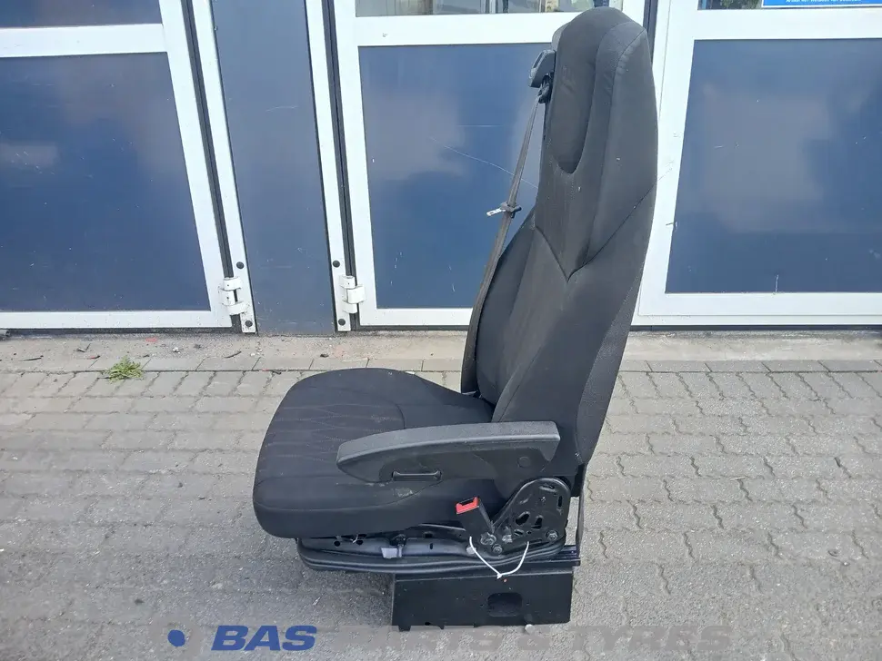 Scaunul pasagerului DAF 2104716 Scaunul pasagerului DAF 2104716