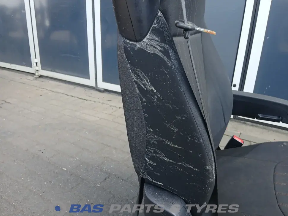 Scaunul pasagerului DAF 2104716 Scaunul pasagerului DAF 2104716