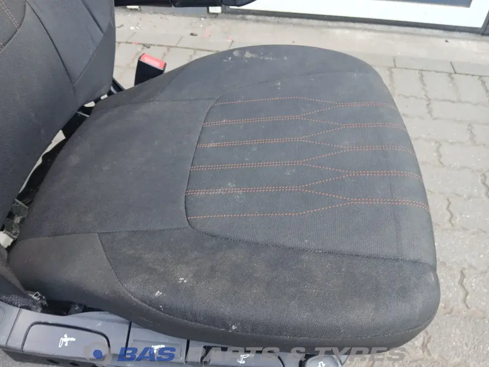 Scaunul pasagerului DAF 2104716 Scaunul pasagerului DAF 2104716