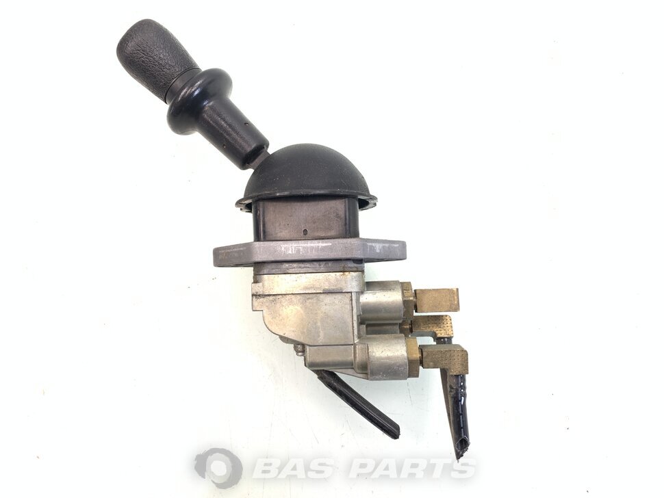 Parking brake valve 1675724 1675724, 2122584, 2231939 - BAS Parts