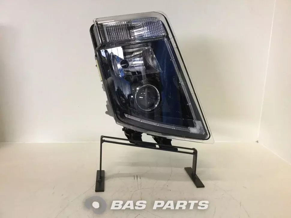 Headlight FH3 Right LHD 21035651