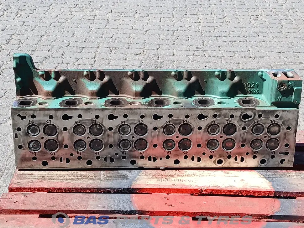 Culasse Volvo D13C 420 C1 20871250 Culasse Volvo D13C 420 C1 20871250