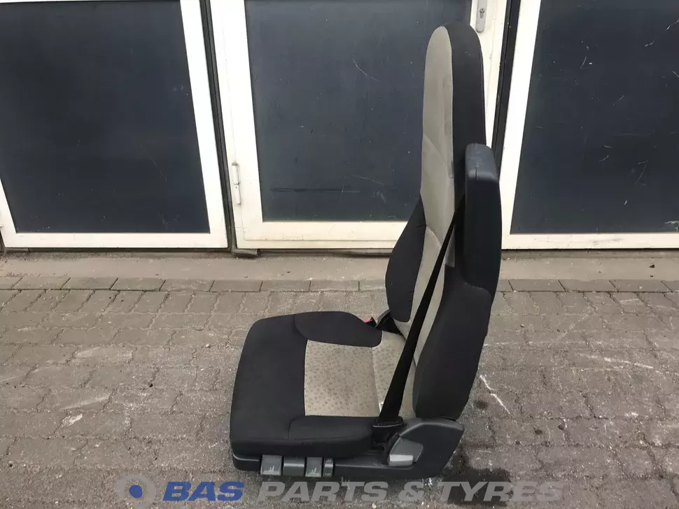 Место водителя Renault 7422289046 Место водителя Renault 7422289046