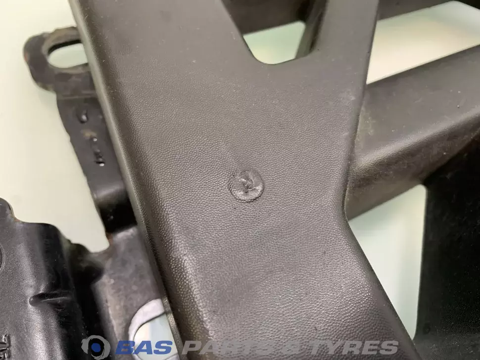 Stubište za stepenice Voor Renault T-Serie 7482590340 Stubište za stepenice Voor Renault T-Serie 7482590340