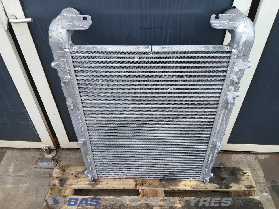 Intercooler Renault 7421657617 Intercooler Renault 7421657617