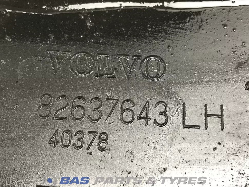 Вътрешен калник Volvo 82637643 Вътрешен калник Volvo 82637643