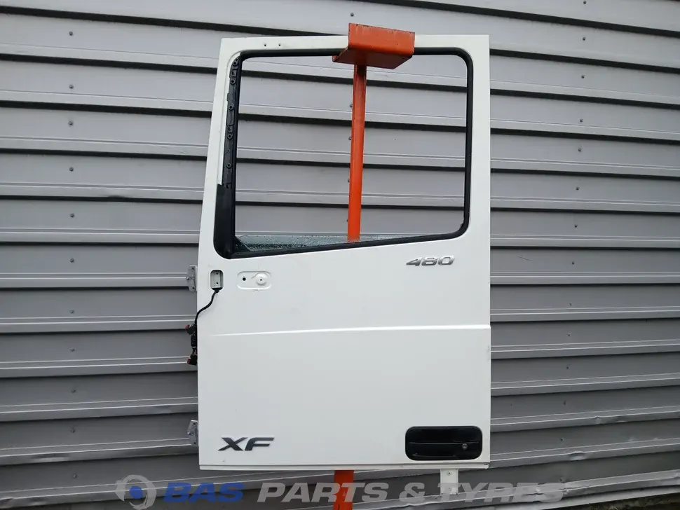 Porteiro Esquerdo DAF XF106 1881862 Porteiro Esquerdo DAF XF106 1881862