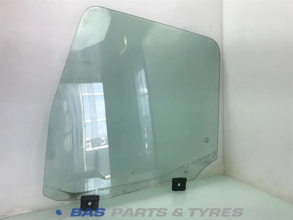 Door window Renault 7482396702