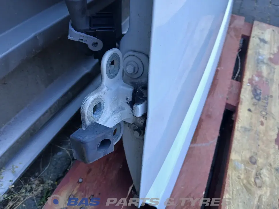 Porteiro Esquerdo Volvo FH4 82183078 Porteiro Esquerdo Volvo FH4 82183078