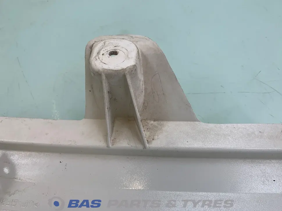 Cornière de cabine DAF XF106 1835709 Cornière de cabine DAF XF106 1835709