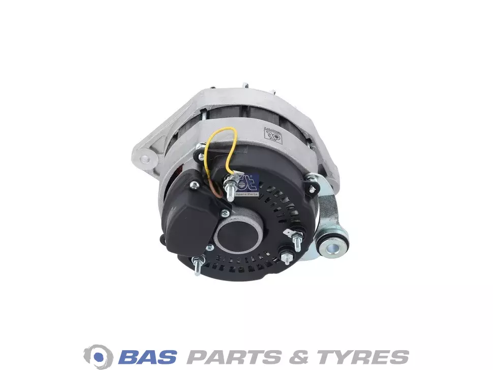 Wechselstromgenerator DT Spare Parts 5DR004246-651 Wechselstromgenerator DT Spare Parts 5DR004246-651