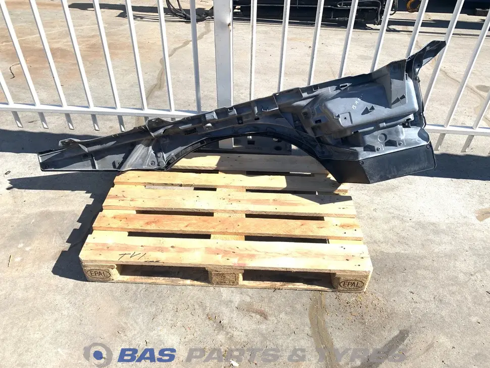 Parafango sinistra Renault 7482357324 Parafango sinistra Renault 7482357324