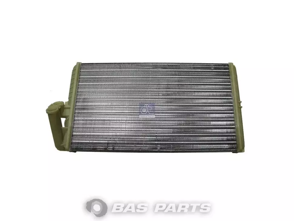 Топлообменник DT Spare Parts 0038351101