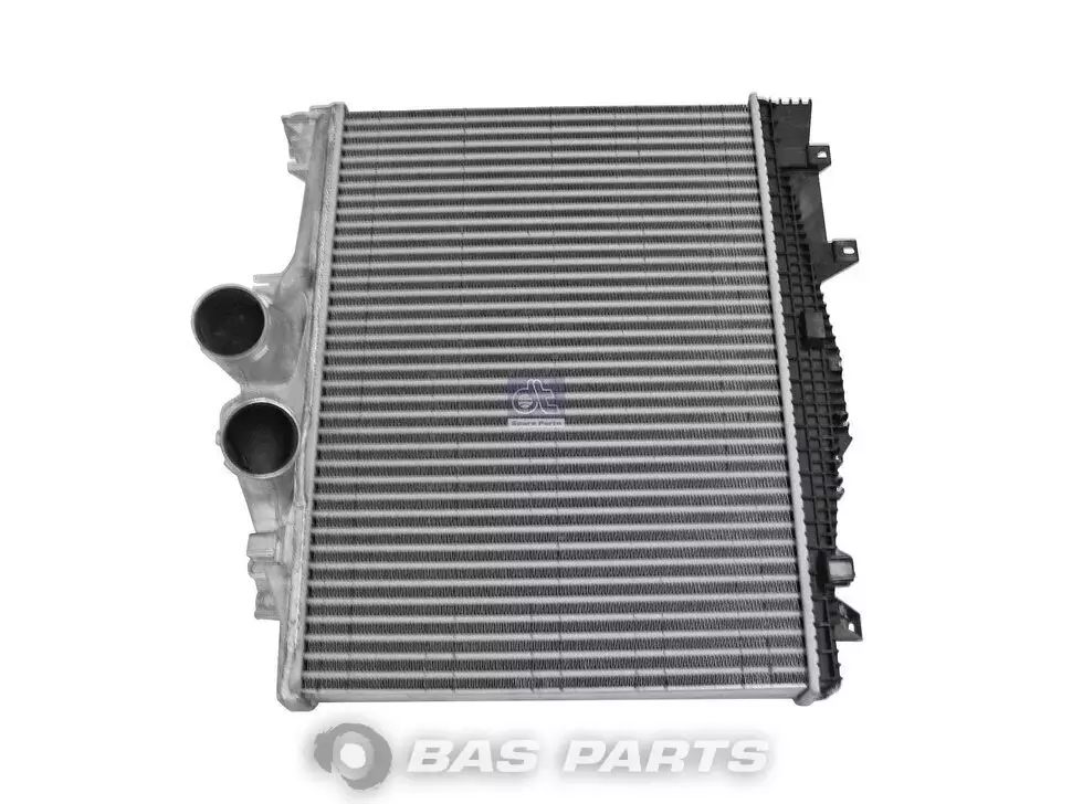 Intercooler DT Spare Parts 9735010201 Intercooler DT Spare Parts 9735010201