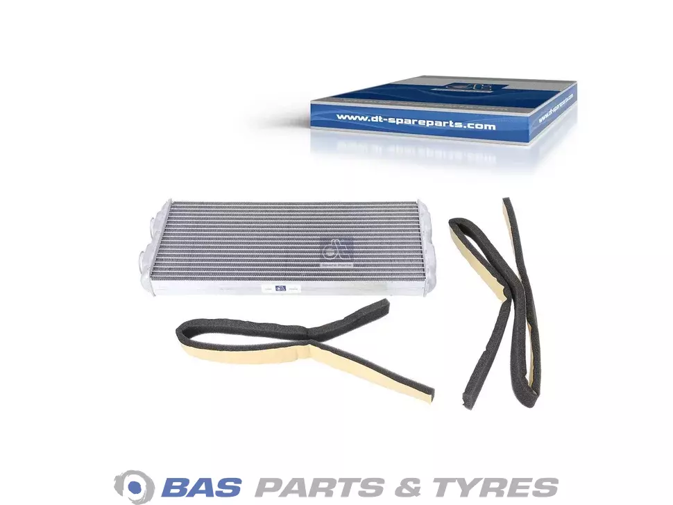 Топлообменник DT Spare Parts 0008303420