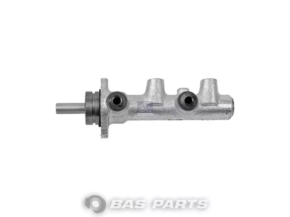 Master cylinder DT Spare Parts 02997353