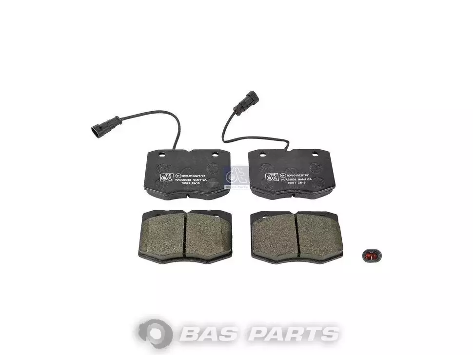 Bremsbeläge DT Spare Parts 01906428